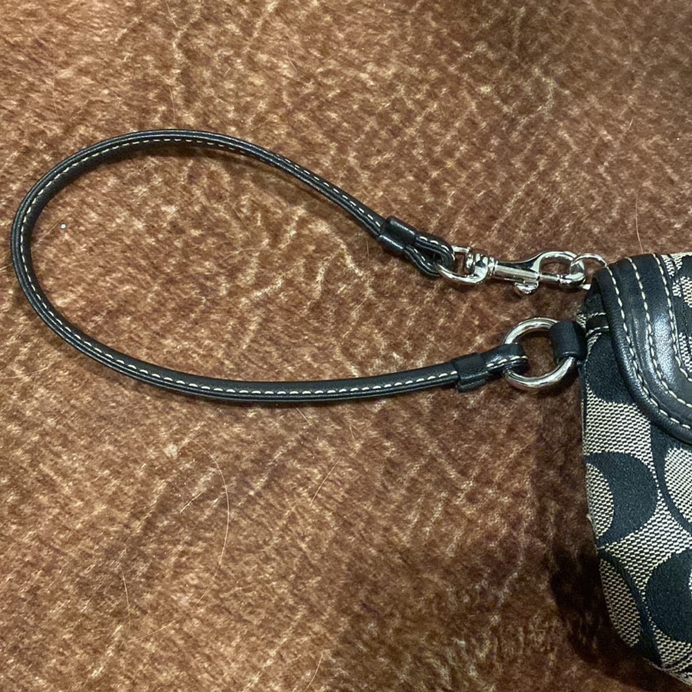 Coach Black and Khaki Signature Canvas Turn-Lock Wristlet - Picture 3 of 9